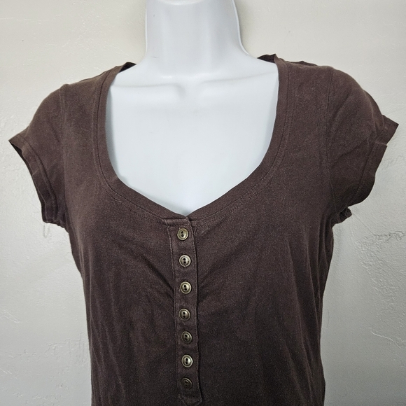 Maurices Women's Medium Brown Short Sleeve Shirt Top Button Henley - Picture 2 of 6